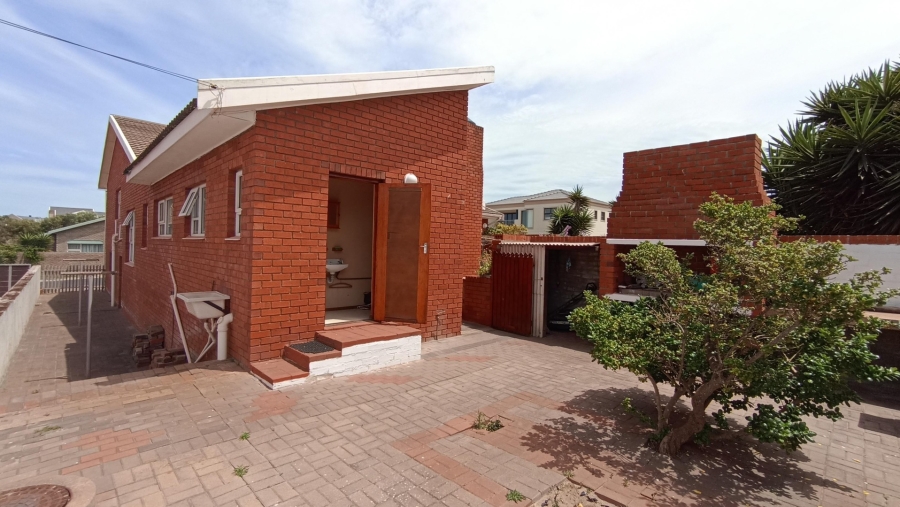 4 Bedroom Property for Sale in Bluewater Bay Eastern Cape